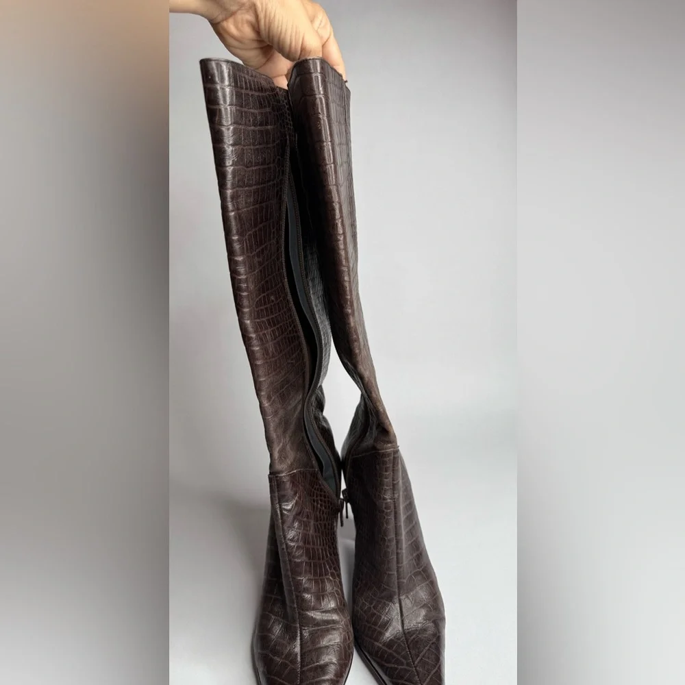 Elegant Brown Crocodile-Embossed Knee-High Boots - Picture 3 of 6